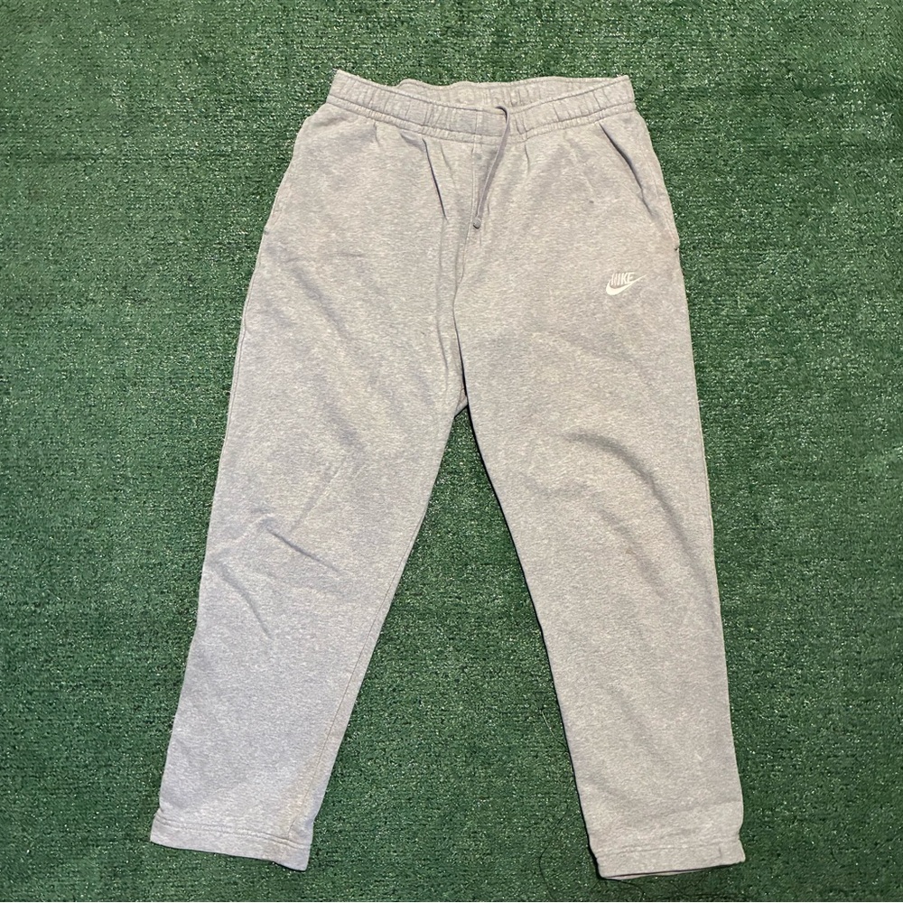 Nike Men's Heather Gray Joggers
